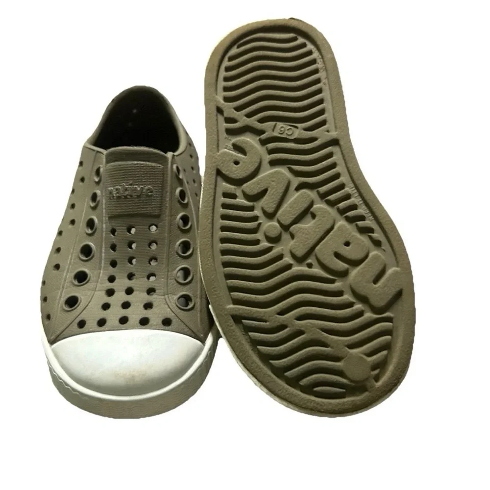 Native Jefferson Toddler Olive Green Brown Slip On Shoes Water Summer Size 6